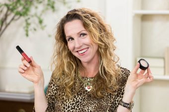 Anna K teaching makeup