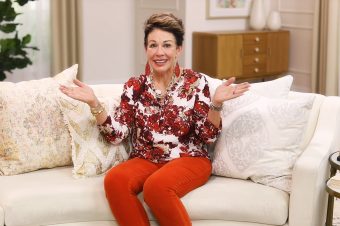 Carol Tuttle teaching how to balance your energy