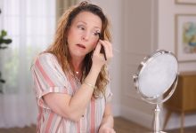 Anna K shows eyeshadow brush basics